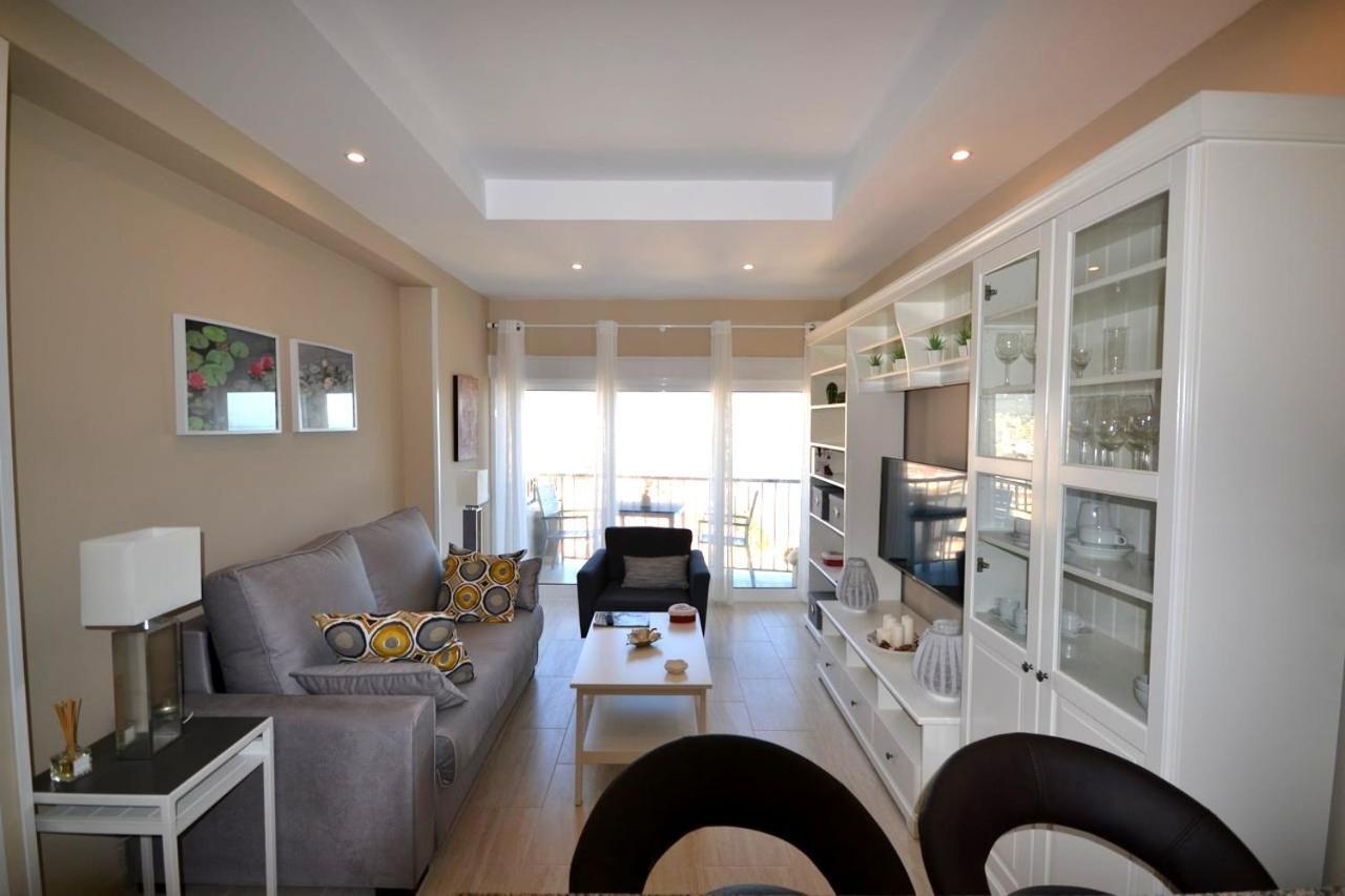 Fuengirola. Bonito Apartamento En Paseo Maritimo. Espectaculares Vistas Al Mar. Primera Linea Exterior photo